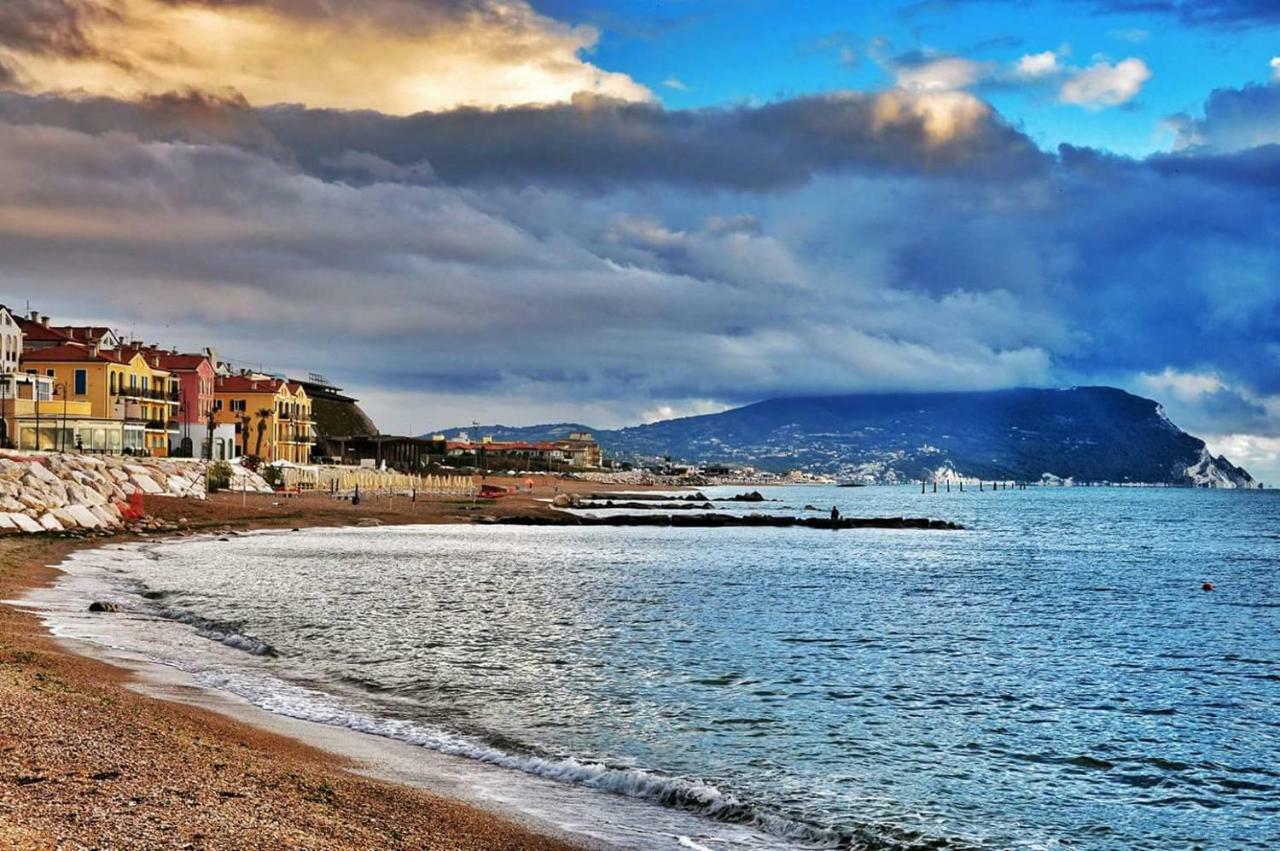 Porto Recanati Zimmer Exterior photo